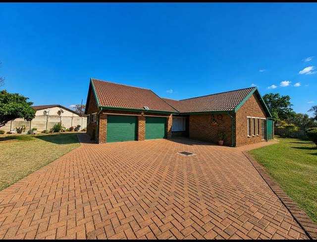 4 BEDROOM HOUSE FOR SALE IN RENSBURG